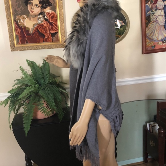 Laura Bernal shawl - Picture 3 of 6